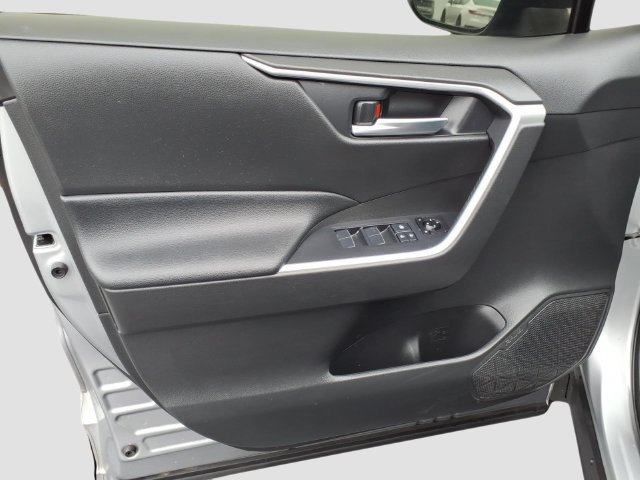 Certified 2020 Toyota RAV4 XLE Premium FWD image 3