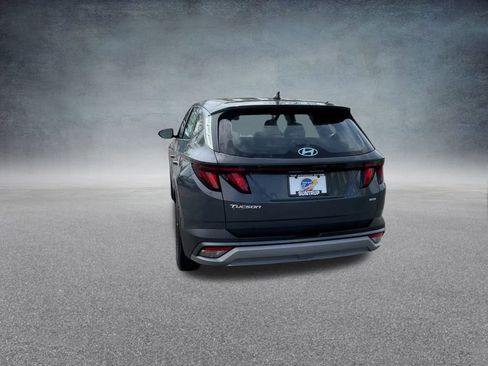 Used 2025 Hyundai Tucson SE image 19