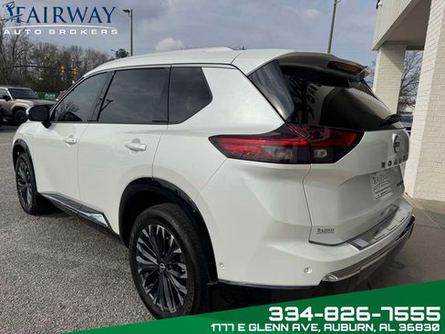 Used 2024 Nissan Rogue Platinum w/ Platinum Premium Package image 8