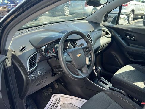 Used 2020 Chevrolet Trax LS FWD image 13