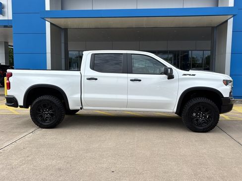 New 2026 Chevrolet Silverado 1500 ZR2 w/ Dark Appearance Package AWD/4WD image 2