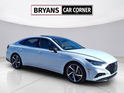 Used 2022 Hyundai Sonata SEL Plus image 2
