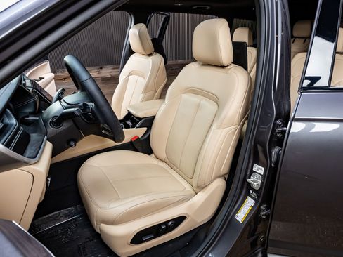 Used 2023 Jeep Grand Cherokee L Limited w/ Luxury Tech Group II image 29