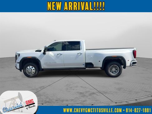 Used 2024 GMC Sierra 3500 Denali Ultimate AWD/4WD image 7