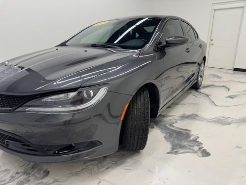 Used 2015 Chrysler 200 S FWD image 4