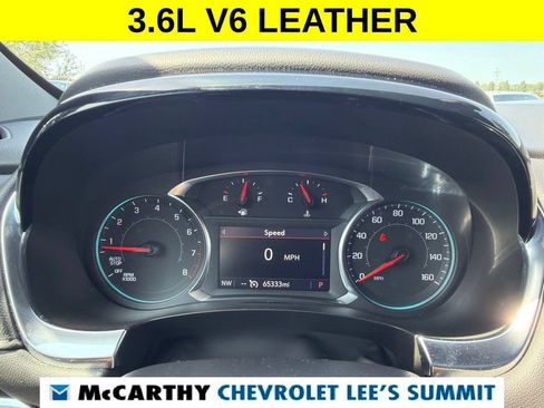 Used 2023 Chevrolet Traverse LT FWD image 16