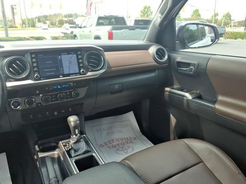 Used 2023 Toyota Tacoma Limited AWD/4WD image 9