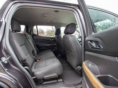 Used 2018 GMC Acadia SLE w/ Driver Alert Package I image 22