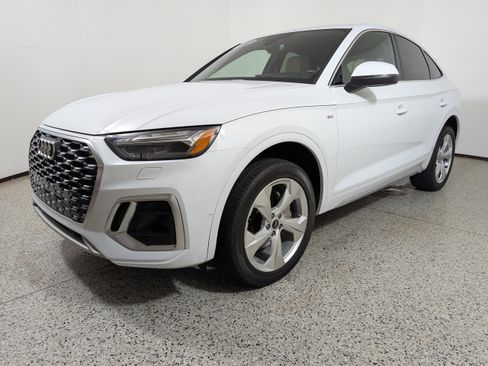 Certified 2022 Audi Q5 2.0T Prestige w/ Prestige Package image 3