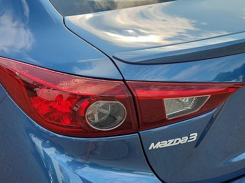 Used 2018 MAZDA MAZDA3 Grand Touring FWD image 12