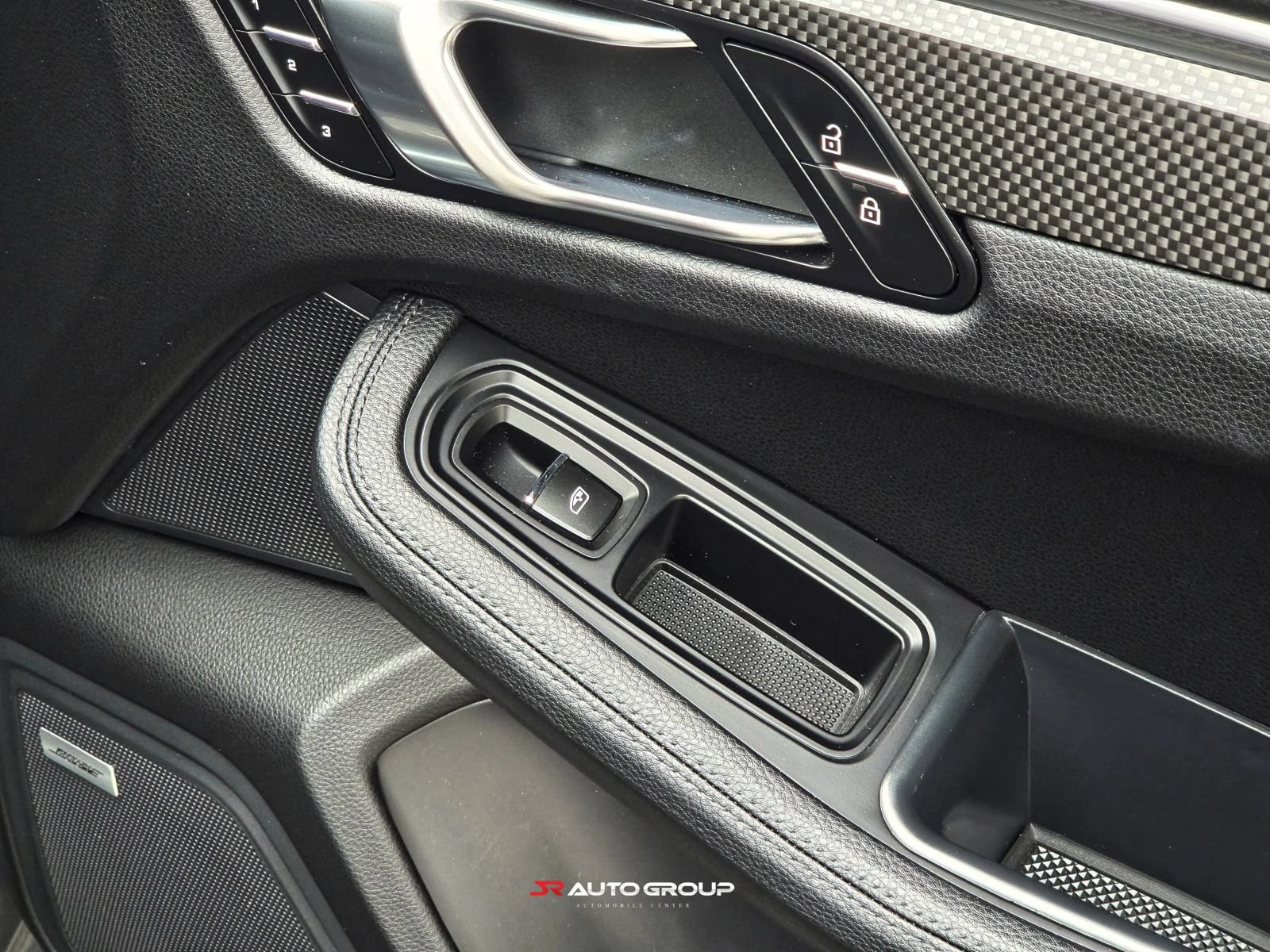 Used 2020 Porsche Macan S AWD/4WD image 45