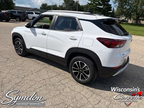 Used 2025 Chevrolet TrailBlazer LT w/ Convenience Package AWD/4WD image 6