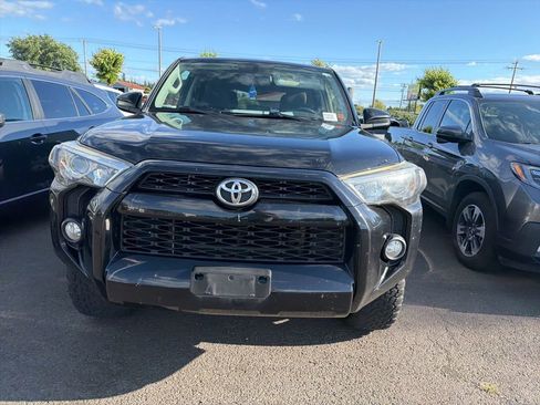 Used 2016 Toyota 4Runner SR5 AWD/4WD image 2
