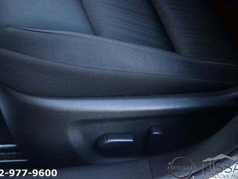 Used 2024 Nissan Altima 2.5 SV image 15