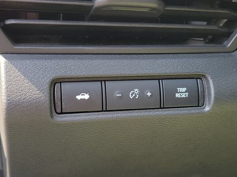 Used 2025 Nissan Altima 2.5 SV FWD image 22