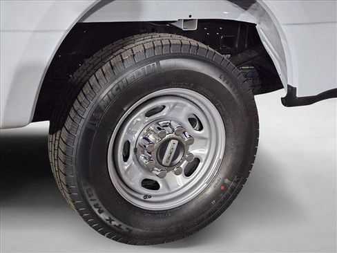 New 2026 Ford F250 XL w/ XL Chrome Package image 9