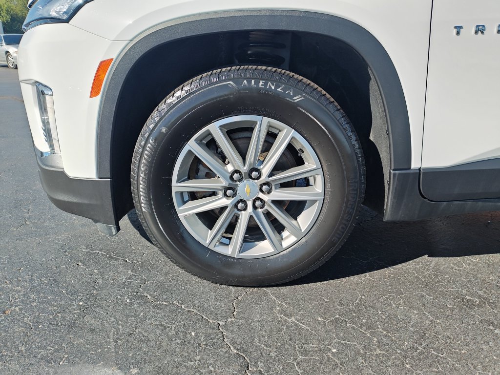 Used 2023 Chevrolet Traverse LT w/ LPO, Floor Liner Package AWD/4WD image 12