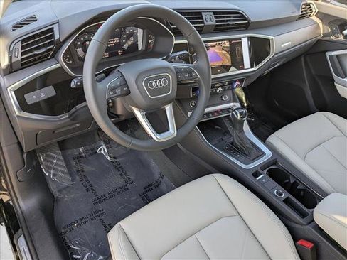New 2025 Audi Q3 2.0T Premium image 3