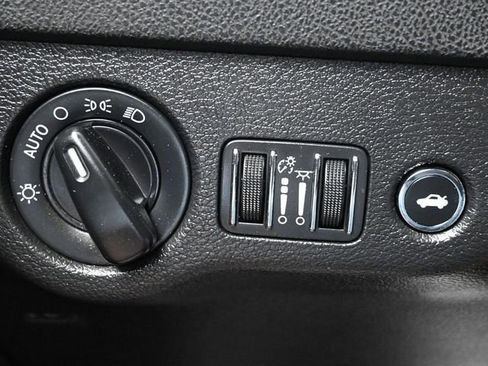 Used 2020 Dodge Charger SXT w/ Blacktop Package RWD image 29