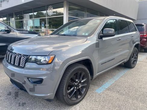 Certified 2020 Jeep Grand Cherokee Altitude AWD/4WD image 4