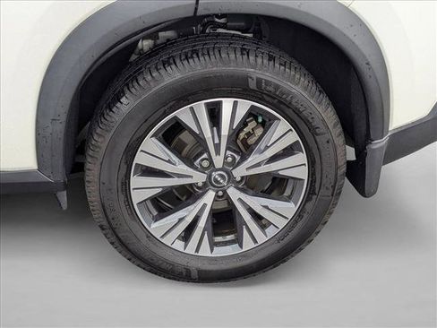 Used 2022 Nissan Rogue SV FWD image 21