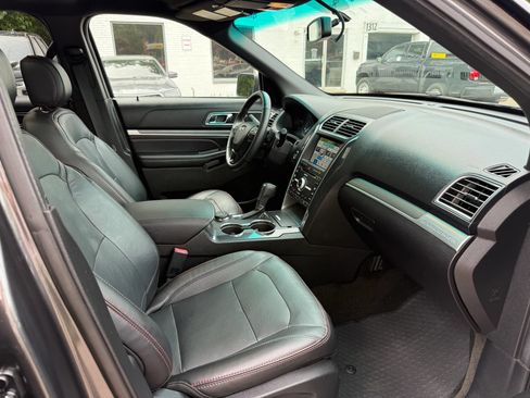 Used 2017 Ford Explorer Sport w/ Equipment Group 401A AWD/4WD image 15
