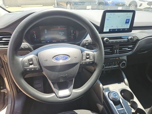 Used 2025 Ford Escape Active AWD/4WD image 17
