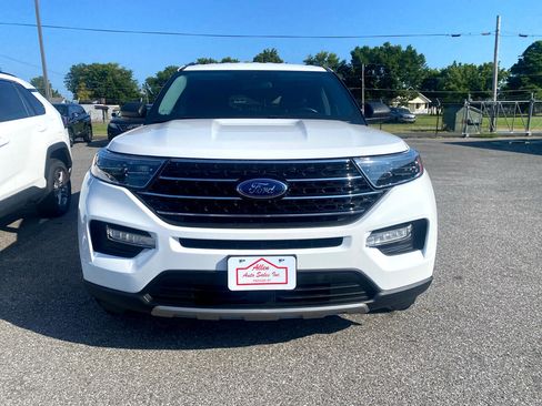 Used 2021 Ford Explorer XLT w/ Equipment Group 202A image 2