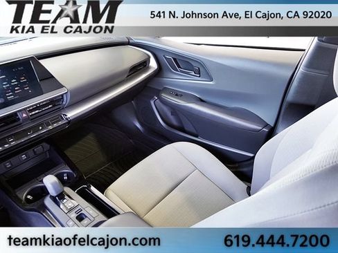 Used 2025 Toyota Prius LE FWD image 22