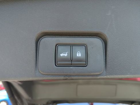 Certified 2021 Nissan Rogue Platinum image 21