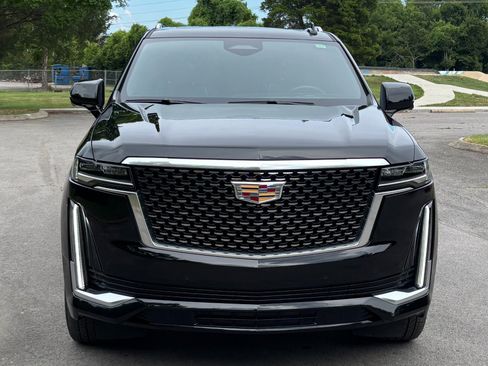 Used 2024 Cadillac Escalade Premium Luxury AWD/4WD image 4