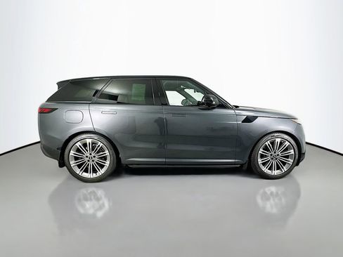 Used 2024 Land Rover Range Rover Sport SE image 8