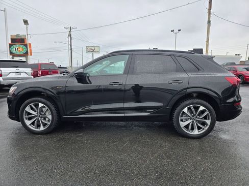 Used 2021 Audi e-tron Premium Plus w/ Premium Plus Package AWD/4WD image 9