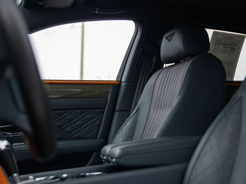 Used 2018 Bentley Flying Spur S V8 AWD/4WD image 28