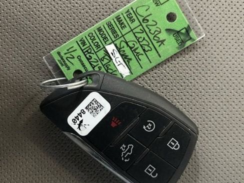 Certified 2023 GMC Sierra 1500 SLT image 11