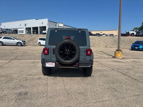 Used 2025 Jeep Wrangler Unlimited Sahara w/ Safety Group AWD/4WD image 4