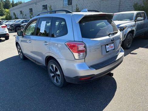 Used 2017 Subaru Forester 2.5i Premium w/ All-Weather Package AWD/4WD image 3