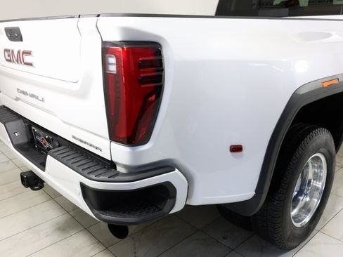 Used 2024 GMC Sierra 3500 Denali w/ Denali Reserve Package image 44