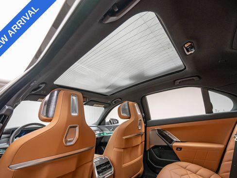 Used 2023 BMW 740i RWD image 19