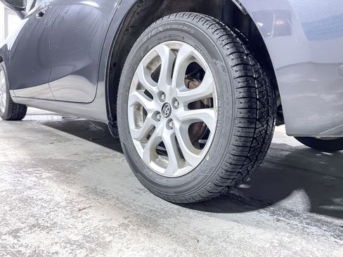 Used 2018 Toyota Yaris iA image 10