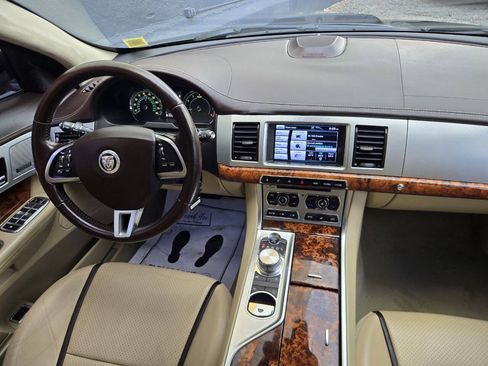 Used 2013 Jaguar XF 3.0 RWD image 12