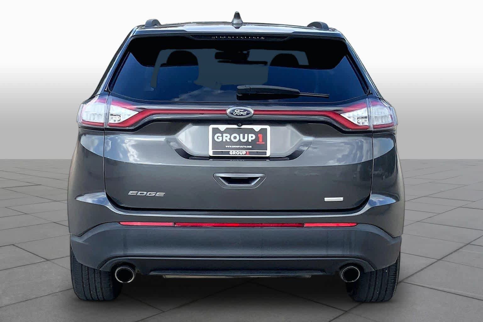 Used 2018 Ford Edge SE FWD image 4