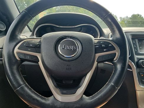 Used 2016 Jeep Grand Cherokee Limited RWD image 15