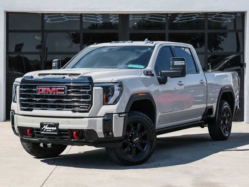 Used 2026 GMC Sierra 2500 AT4 AWD/4WD image 1