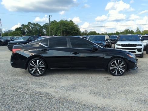 Used 2022 Nissan Altima 2.5 SR FWD image 7