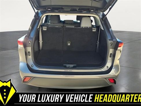 Used 2023 Toyota Highlander L image 25