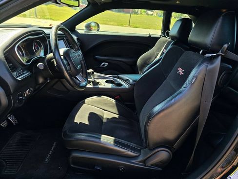 Used 2015 Dodge Challenger R/T Scat Pack w/ Leather Interior Group RWD image 12