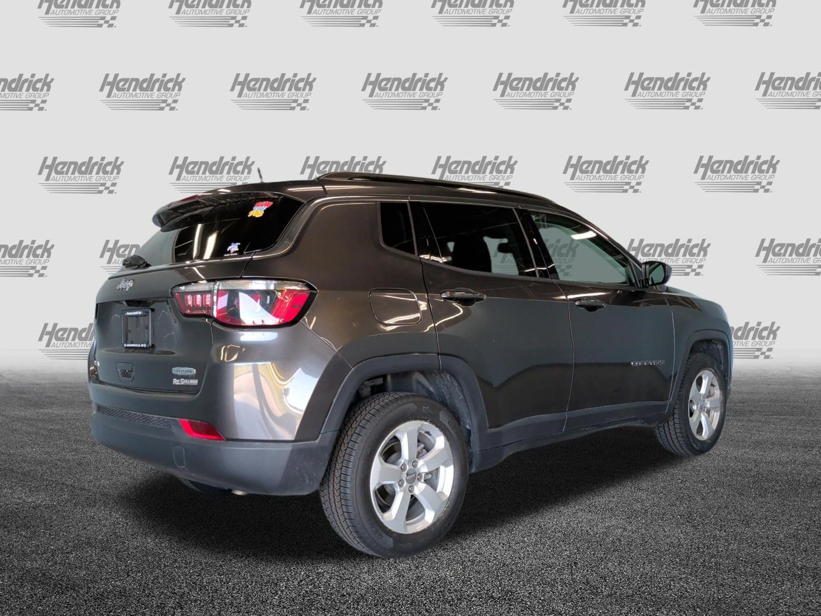 Used 2019 Jeep Compass Latitude w/ Cold Weather Group AWD/4WD image 10