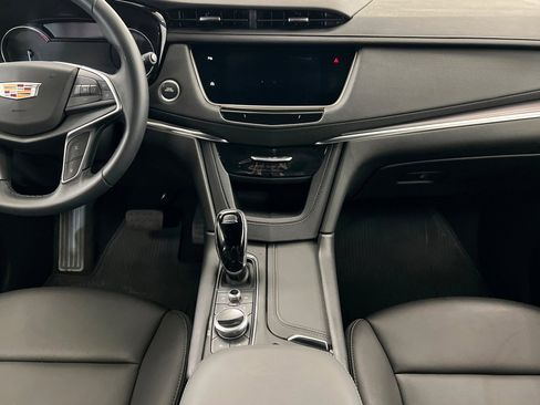 New 2025 Cadillac XT5 Luxury FWD image 14