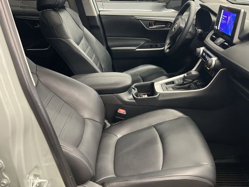 Used 2023 Toyota RAV4 XLE Premium image 29